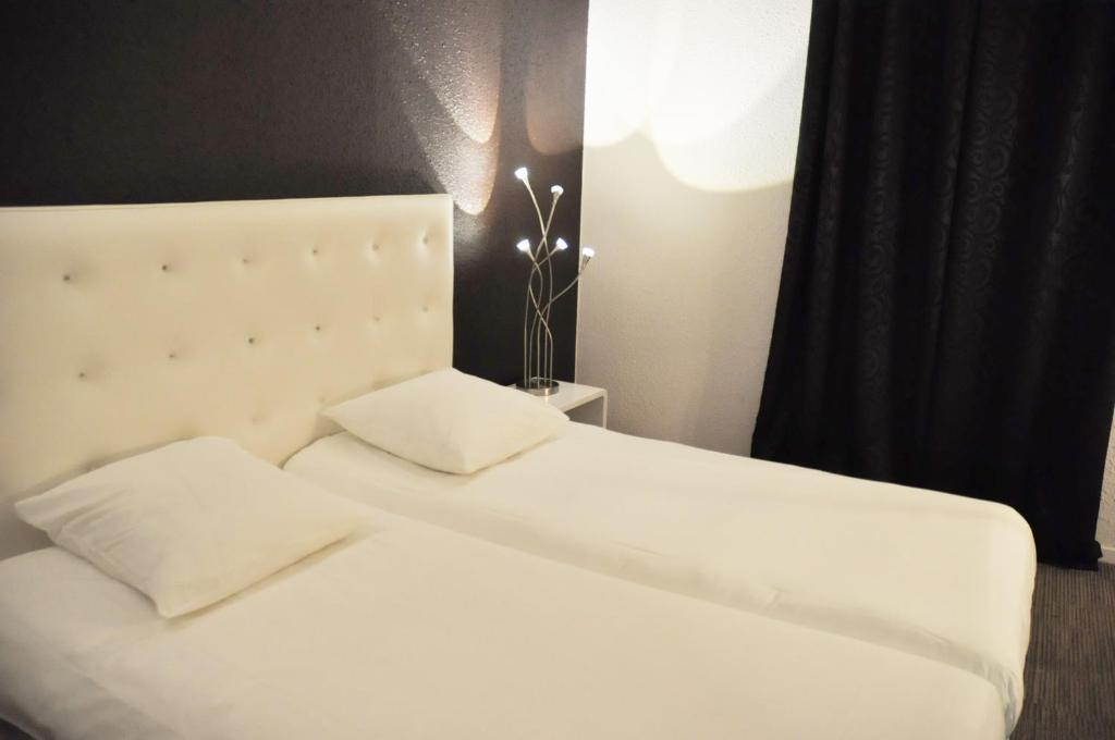 Enzo Hotels Diane - Logis Amnéville Oda fotoğraf